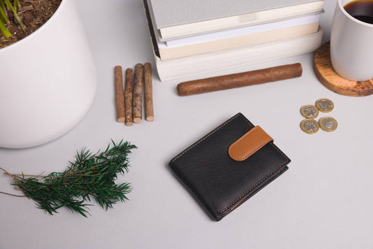 Biggs & Bane Men's Bifold Black & Tan Leather Wallet With Large External Coins Pocket With Gusset