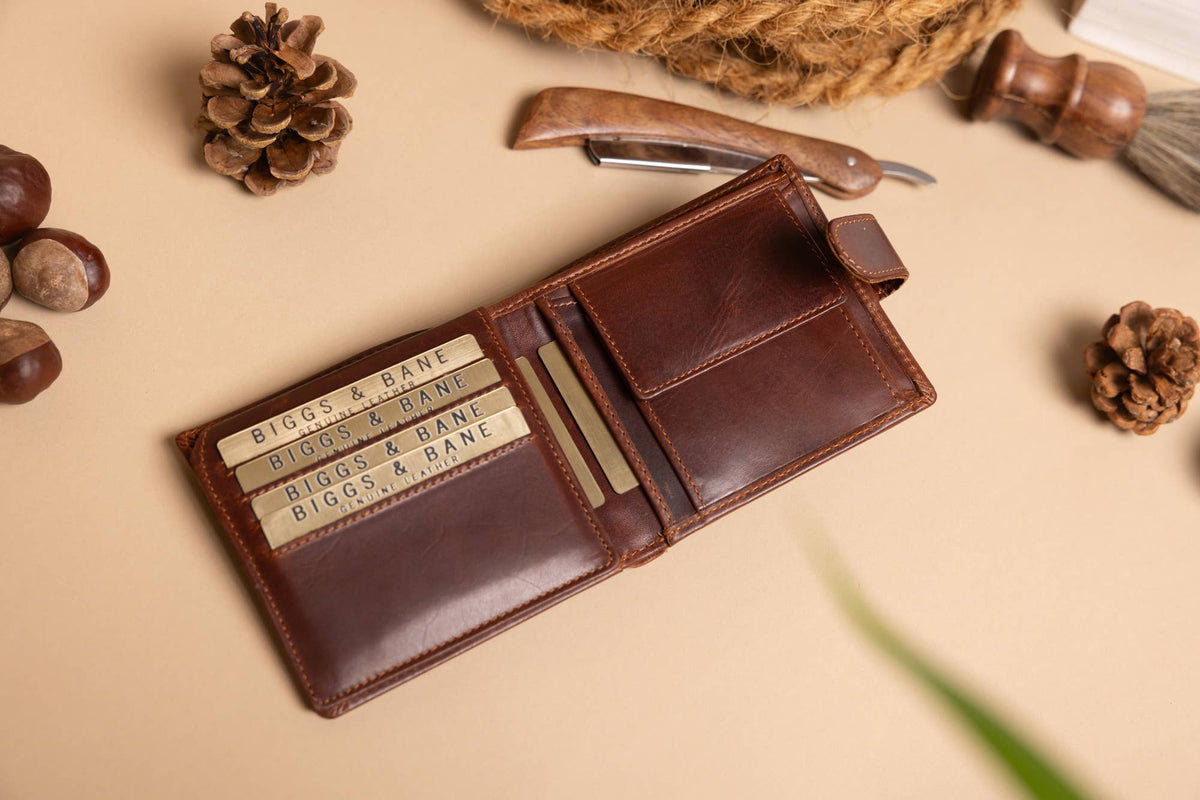 Woodbridge Men's Bifold Dark Tan Leather Wallet With Coin Pocket