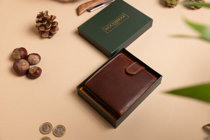 Woodbridge Men's Bifold Dark Tan Leather Wallet With Coin Pocket